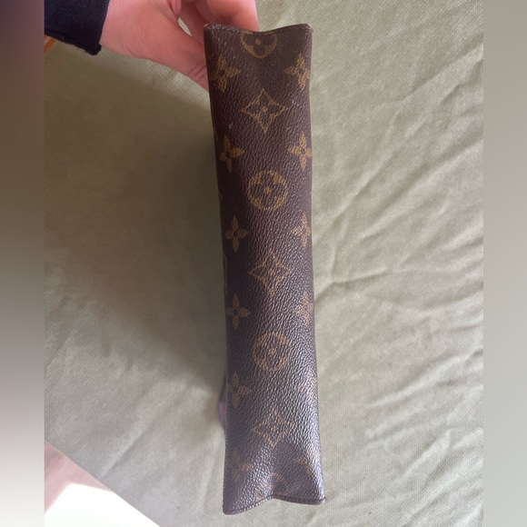 Louis Vuitton Monogram Pochette Toilette Large Cosmetic Clutch - Picture 5 of 9